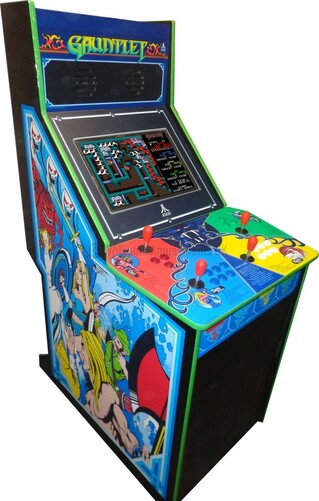 4 player Gauntlet 2 arcade cabinet.