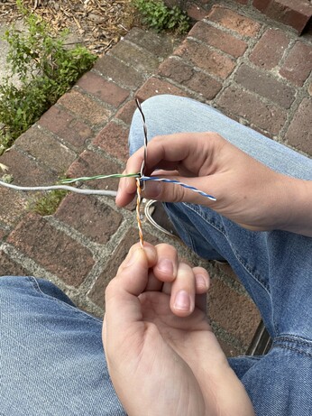 Separating the twisted pairs in an CAT5e cable